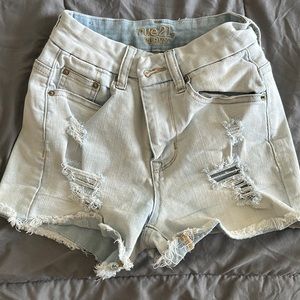 LIGHT WASH JEAN RIPPED SHORTS - HIGH RISE — RUE 21